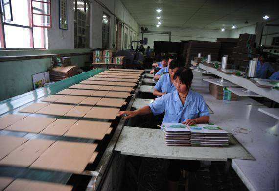 粘箱機(jī)流水線(xiàn)